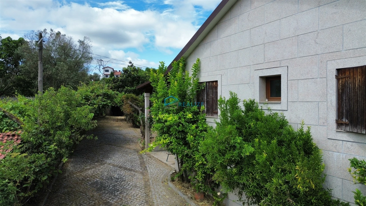 Moradia T5 para Venda em Arroios Foto 1