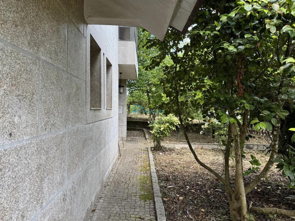 Moradia T5 para Venda em Arroios Foto 12