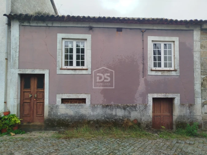 Moradia T2 para Venda em Currelos, Papízios e Sobral