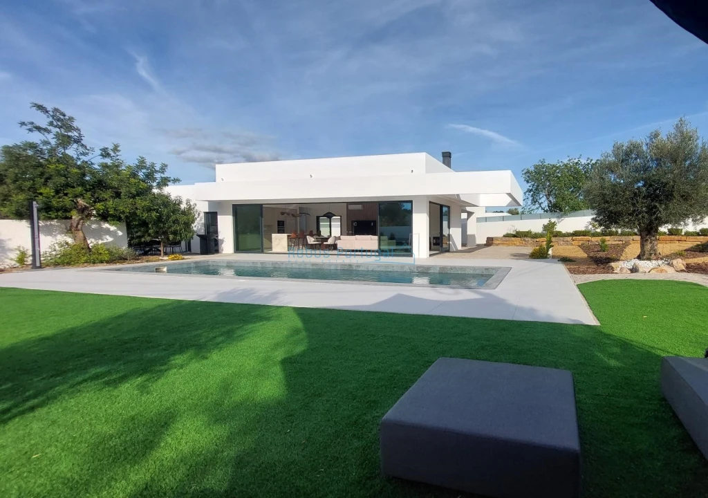 Moradia T4 para Venda em São Brás de Alportel Foto 2