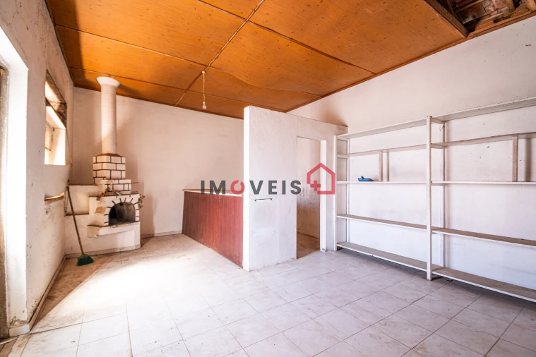 Moradia T3 para Venda em Alqueidão da Serra Foto 3