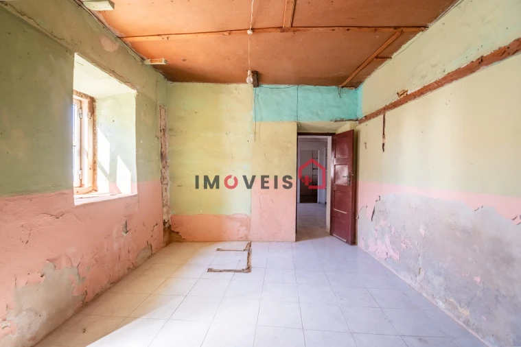 Moradia T3 para Venda em Alqueidão da Serra Foto 5