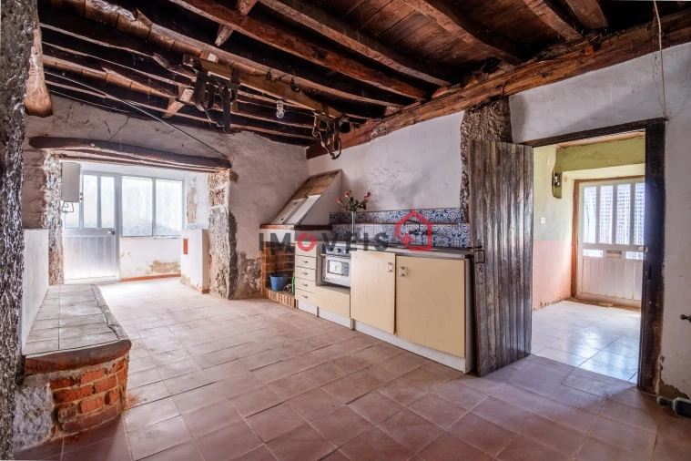 Moradia T3 para Venda em Alqueidão da Serra Foto 8