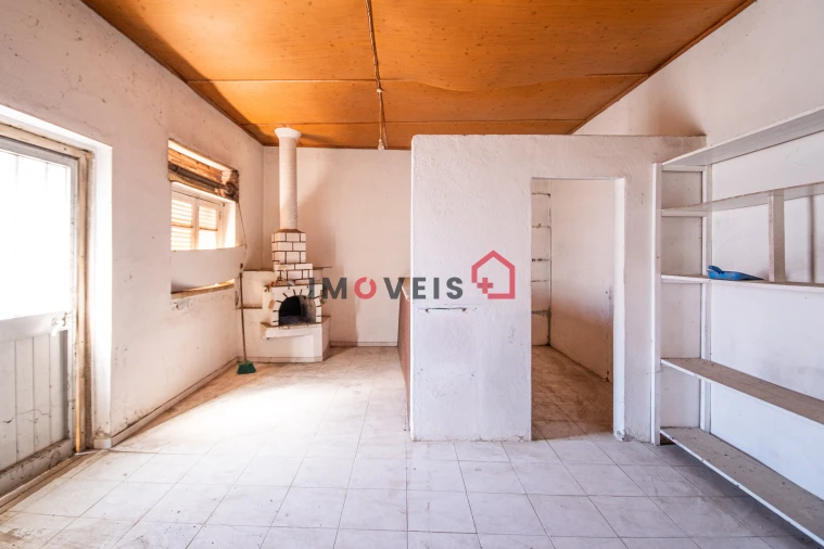 Moradia T3 para Venda em Alqueidão da Serra Foto 2