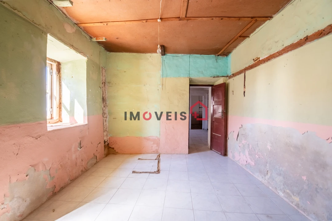 Moradia T3 para Venda em Alqueidão da Serra Foto 5