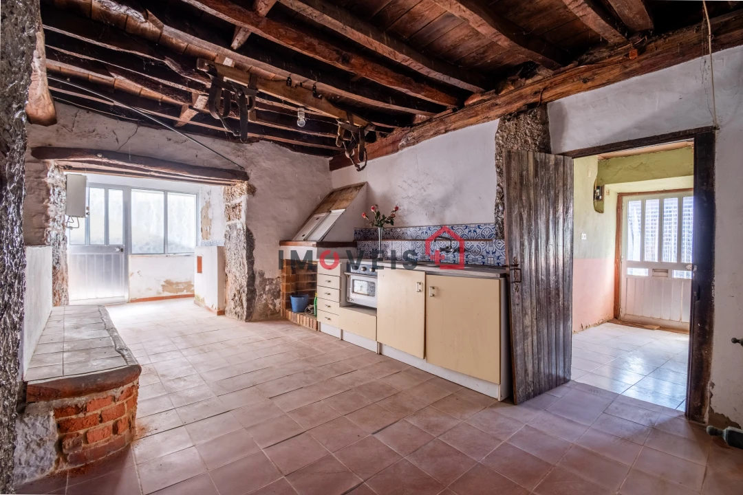 Moradia T3 para Venda em Alqueidão da Serra Foto 8