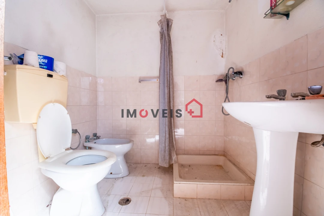 Moradia T3 para Venda em Alqueidão da Serra Foto 11