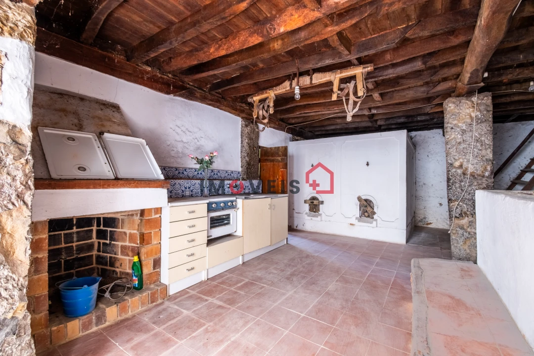 Moradia T3 para Venda em Alqueidão da Serra Foto 10