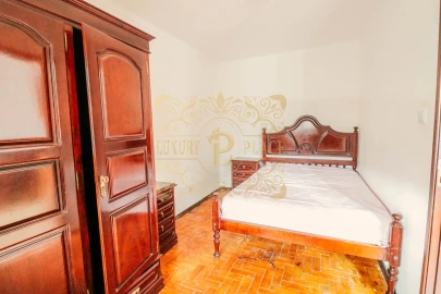Moradia T2 para Venda em Sesimbra (Castelo)