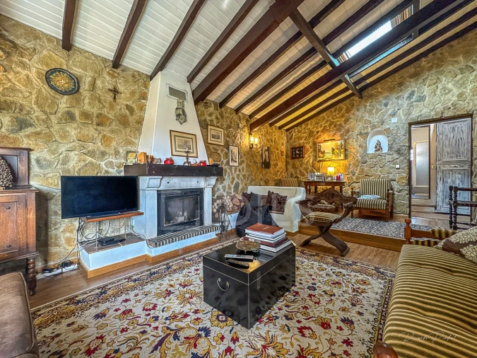 Moradia T2 para Venda em Carvoeira Foto 3