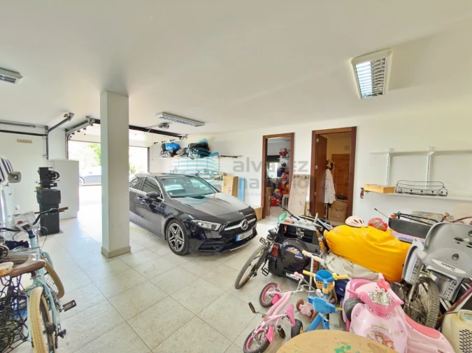 Moradia T7 para Venda em Atouguia da Baleia Foto 2