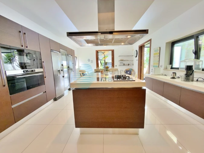 Moradia T7 para Venda em Atouguia da Baleia Foto 13