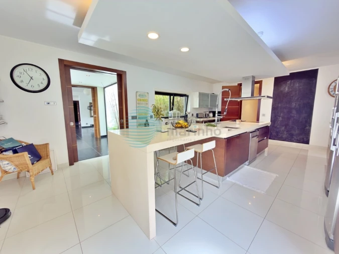 Moradia T7 para Venda em Atouguia da Baleia Foto 16