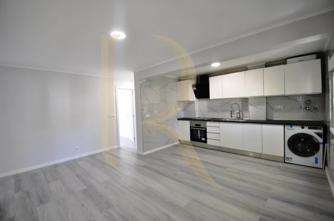 Apartamento T3 para Venda em Laranjeiro e Feijó Foto 3