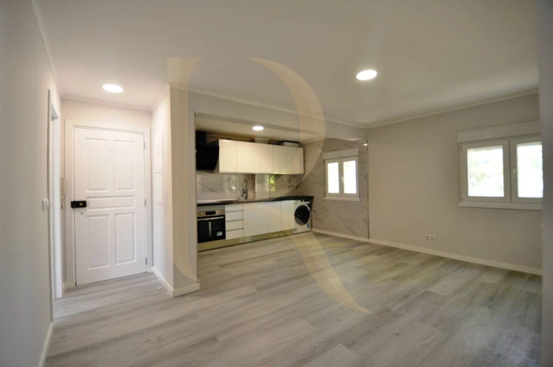 Apartamento T3 para Venda em Laranjeiro e Feijó Foto 1