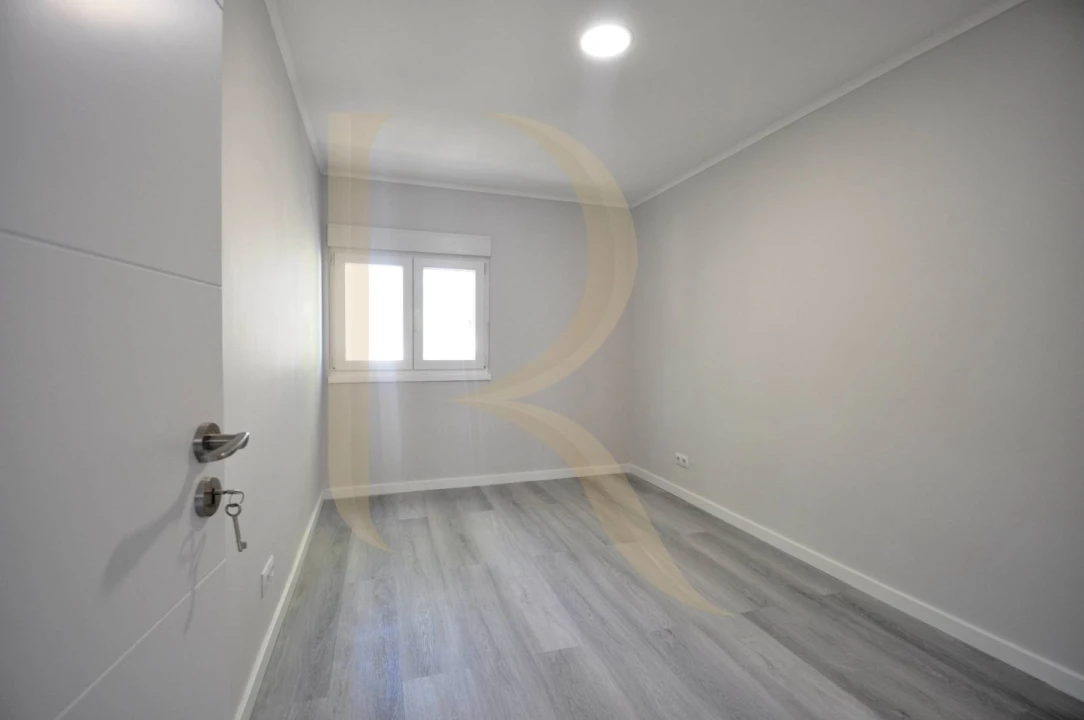 Apartamento T3 para Venda em Laranjeiro e Feijó Foto 12