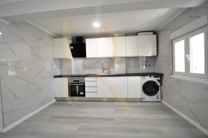Apartamento T3 para Venda em Laranjeiro e Feijó