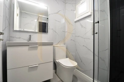 Apartamento T3 para Venda em Laranjeiro e Feijó