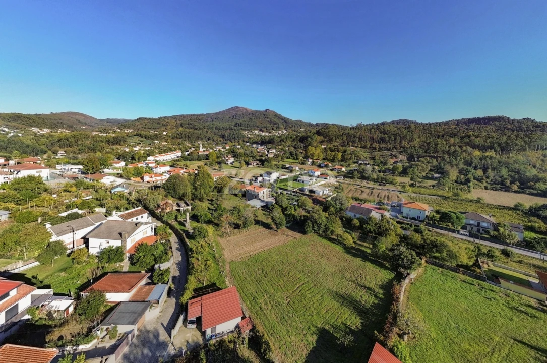 Terreno para Venda em Torre e Portela Foto 1