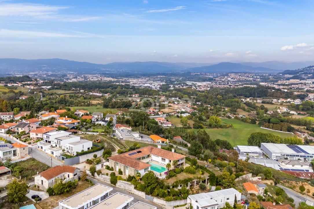 Moradia T7 para Venda em Ferreiros e Gondizalves Foto 2