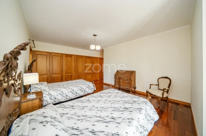 Moradia T7 para Venda em Ferreiros e Gondizalves