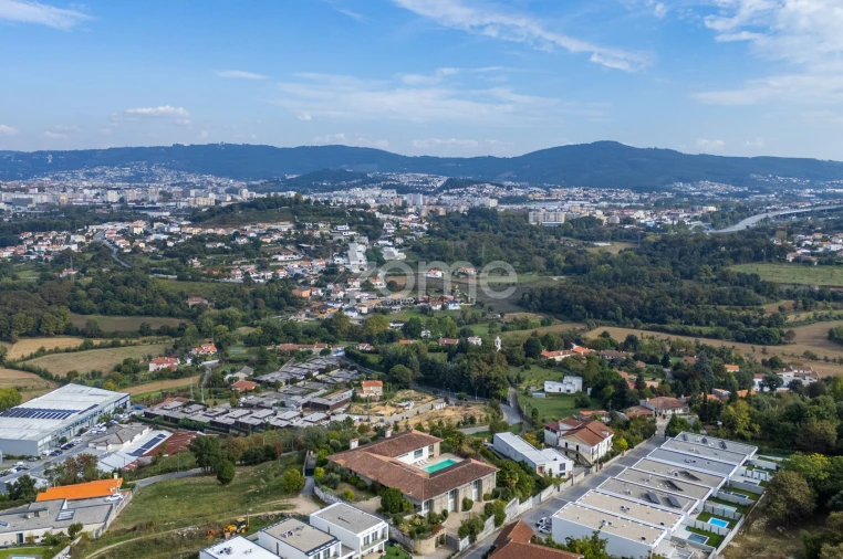 Moradia T7 para Venda em Ferreiros e Gondizalves Foto 12