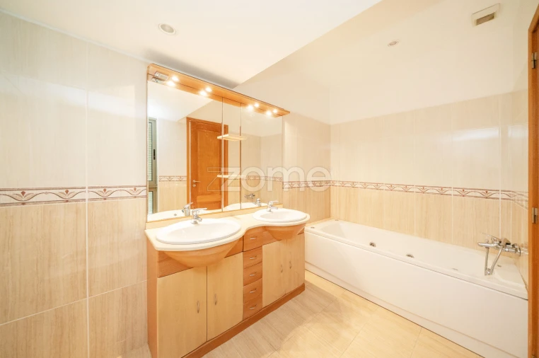 Moradia T7 para Venda em Ferreiros e Gondizalves Foto 54