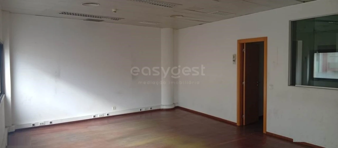 Escritório para Venda em Leiria, Pousos, Barreira e Cortes Foto 3