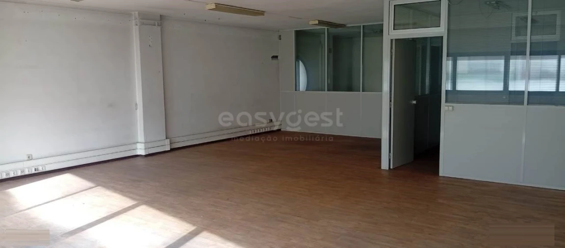 Escritório para Venda em Leiria, Pousos, Barreira e Cortes Foto 1