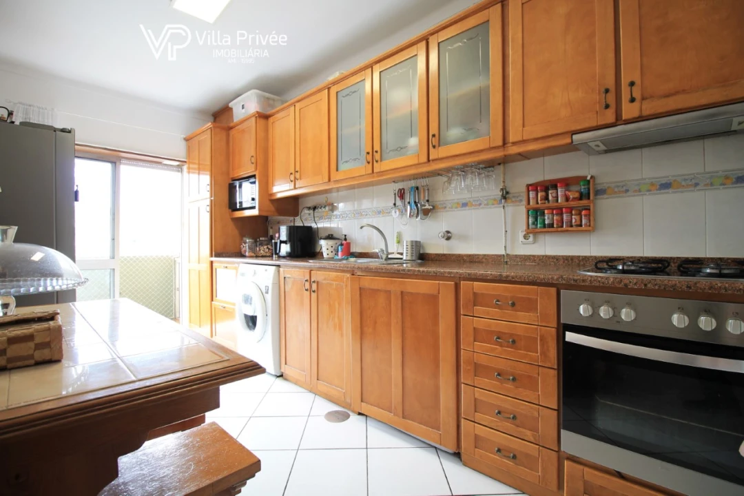 Apartamento T3 para Venda em Santo Antonio dos Olivais Foto 13