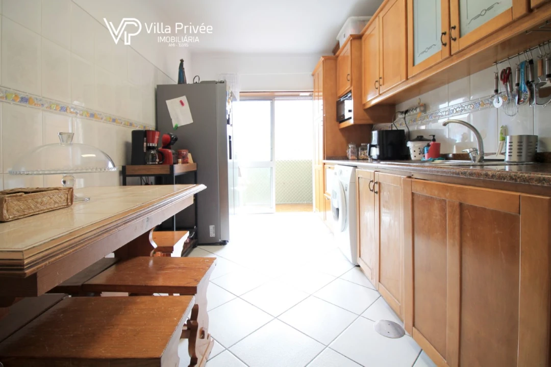 Apartamento T3 para Venda em Santo Antonio dos Olivais Foto 14