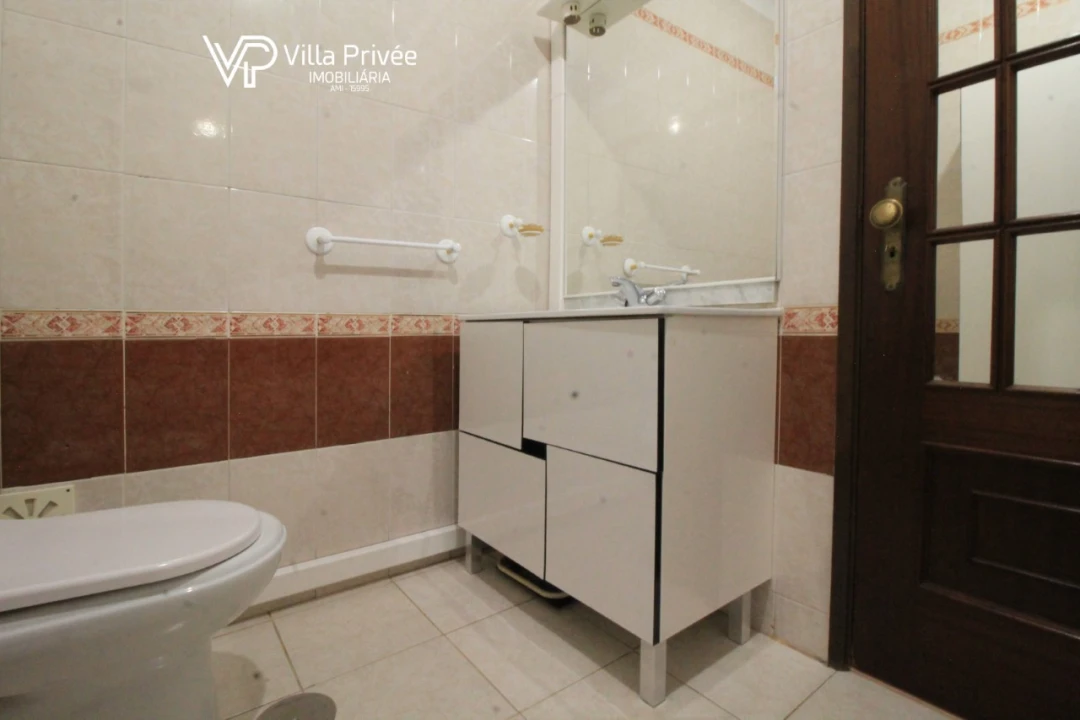 Apartamento T3 para Venda em Santo Antonio dos Olivais Foto 27