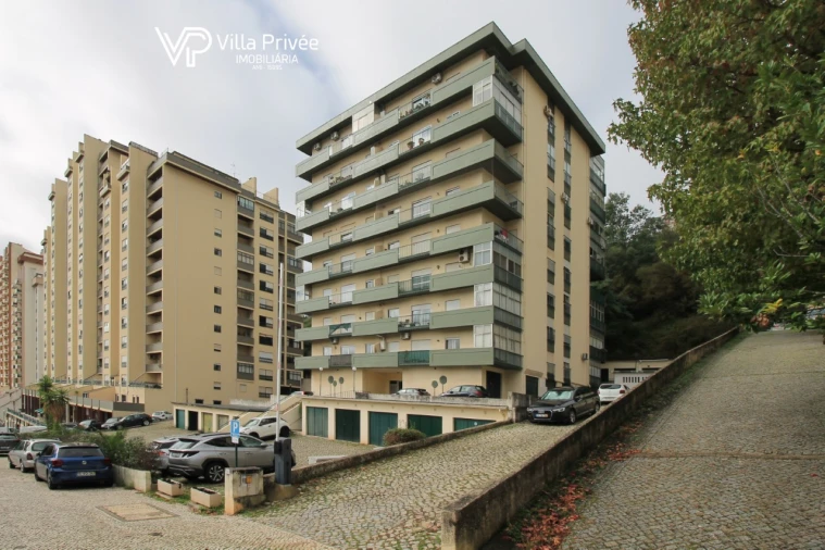 Apartamento T3 para Venda em Santo Antonio dos Olivais Foto 32