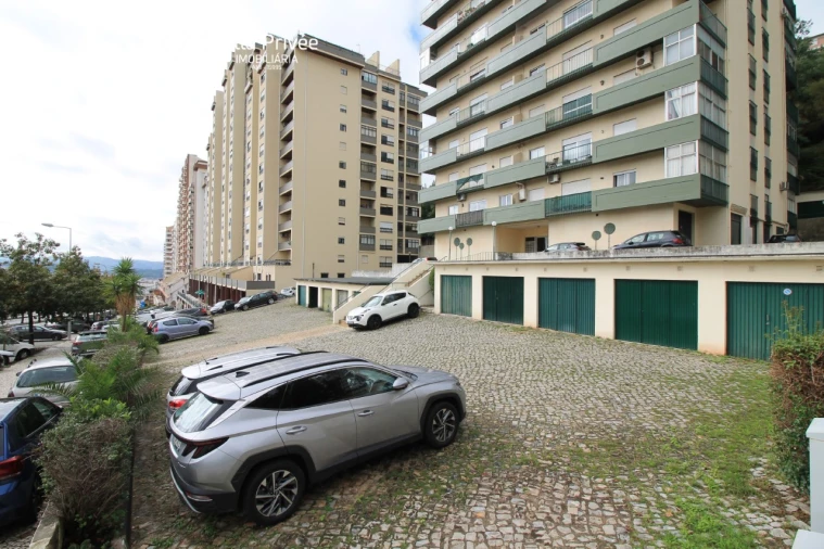 Apartamento T3 para Venda em Santo Antonio dos Olivais Foto 33