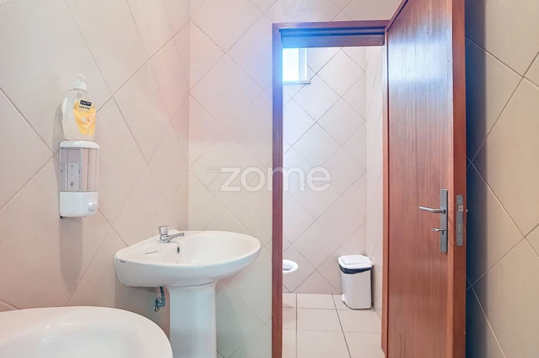 Negócio para Venda em Ouca Foto 9