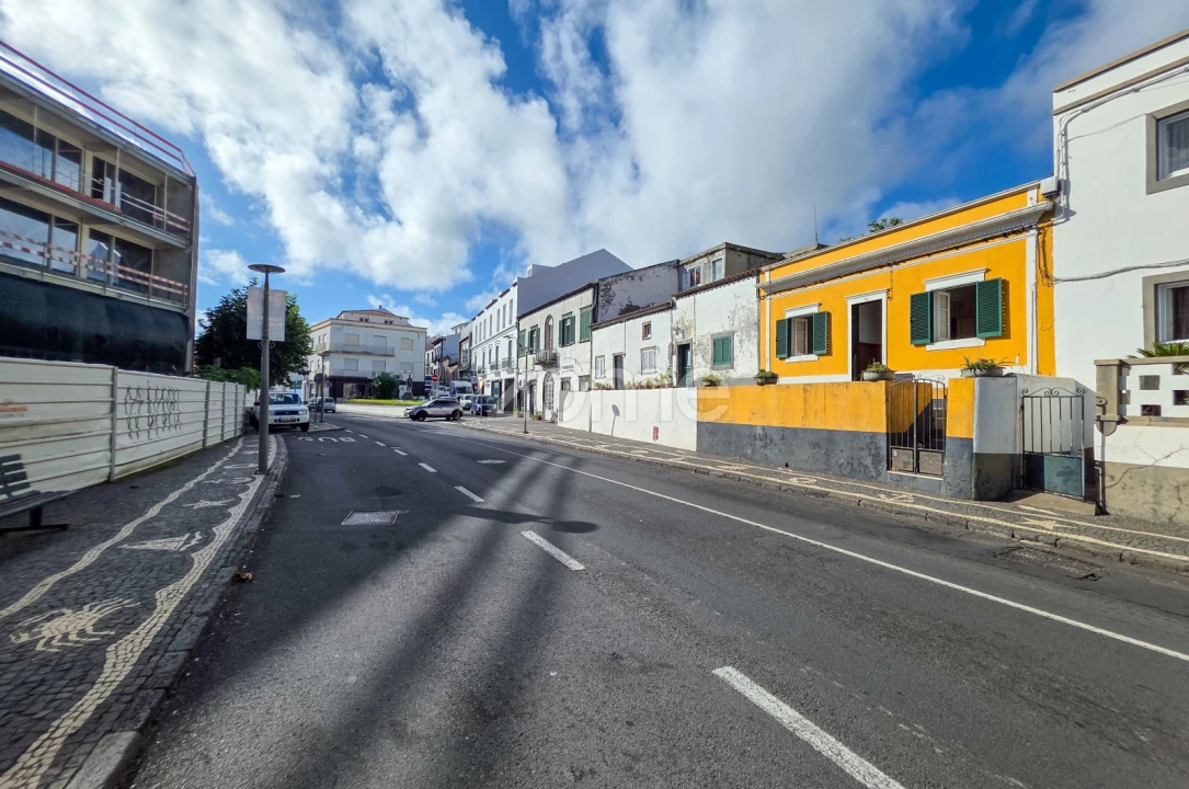 Moradia T3 para Venda em Ponta Delgada (São Pedro) Foto 45