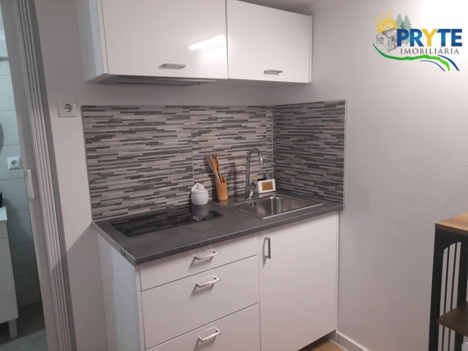 Moradia T1 para Venda em Castanheira de Pêra e Coentral Foto 3