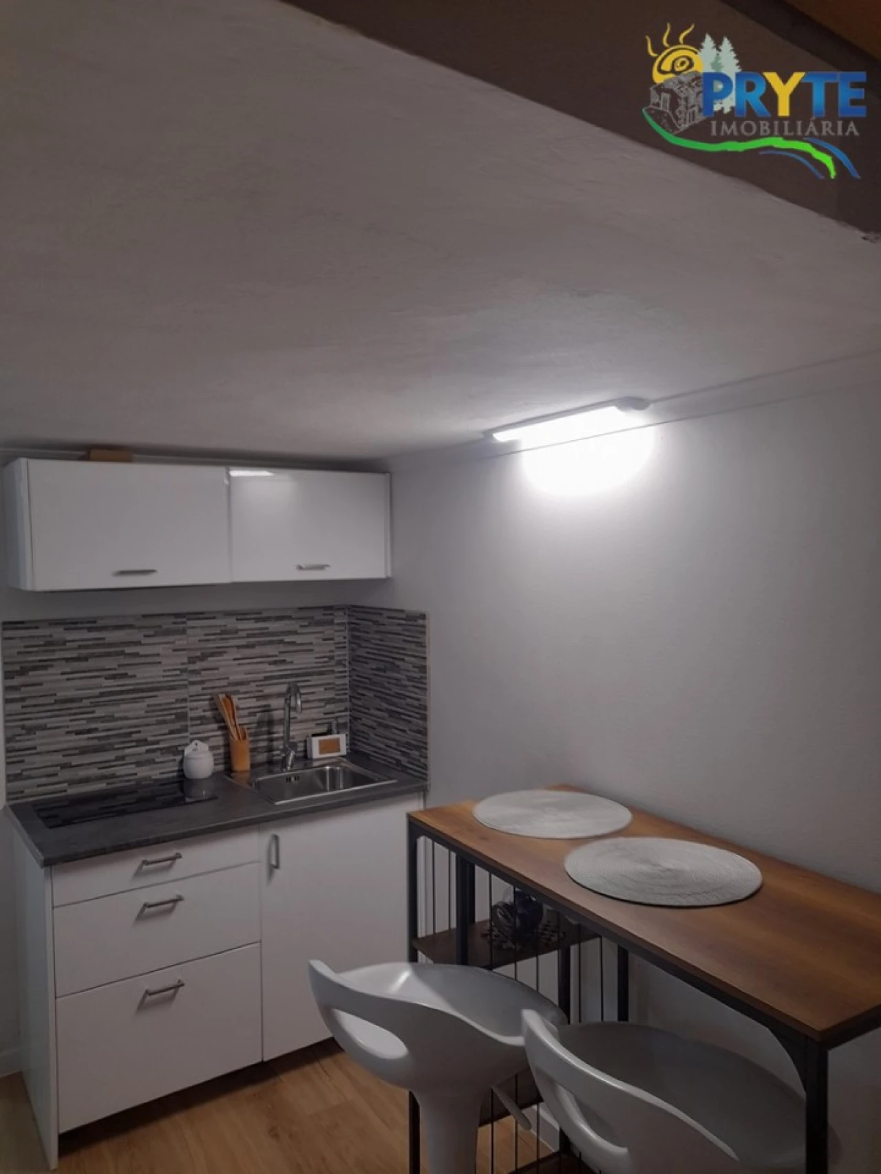 Moradia T1 para Venda em Castanheira de Pêra e Coentral Foto 4