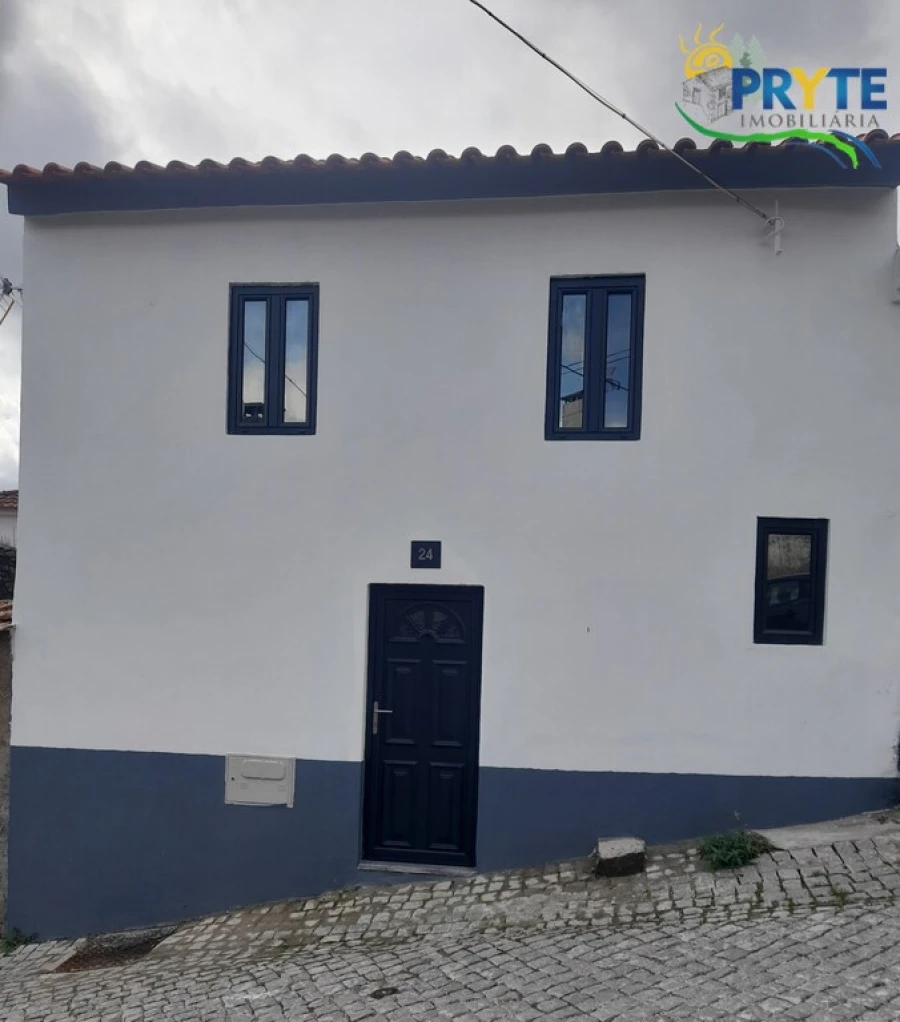 Moradia T1 para Venda em Castanheira de Pêra e Coentral Foto 2