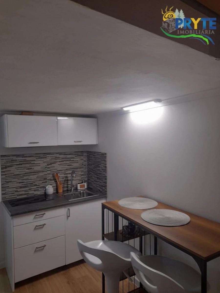 Moradia T1 para Venda em Castanheira de Pêra e Coentral Foto 4