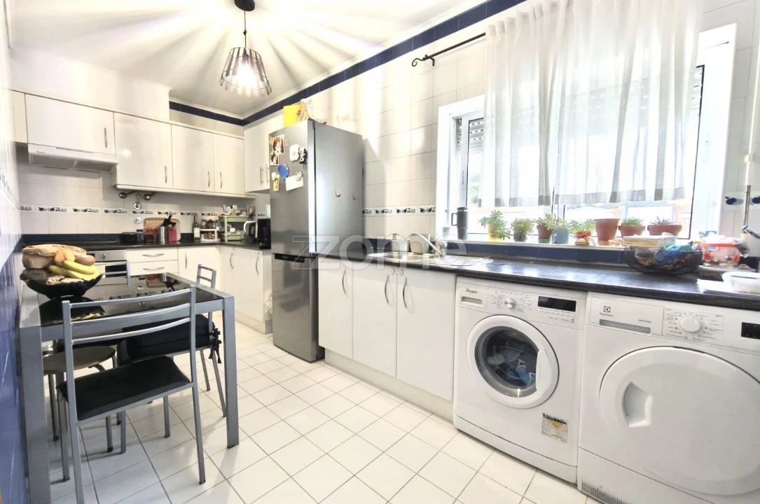 Apartamento T2 para Venda em Fajã de Baixo Foto 9