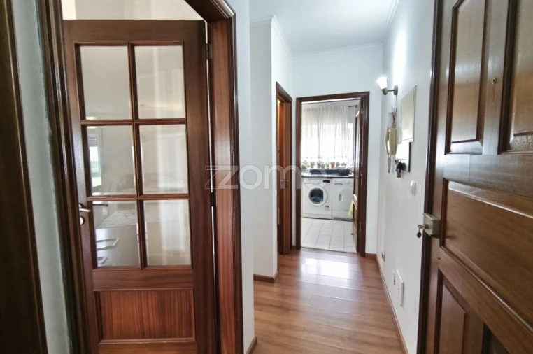 Apartamento T2 para Venda em Fajã de Baixo Foto 2