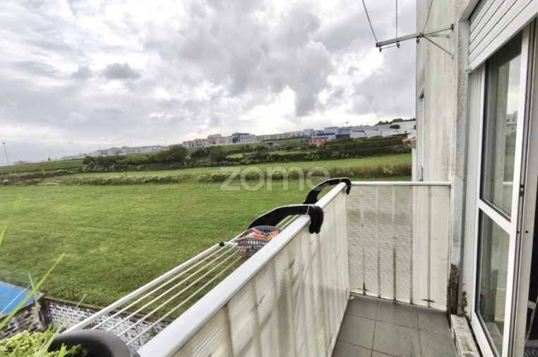 Apartamento T2 para Venda em Fajã de Baixo Foto 17