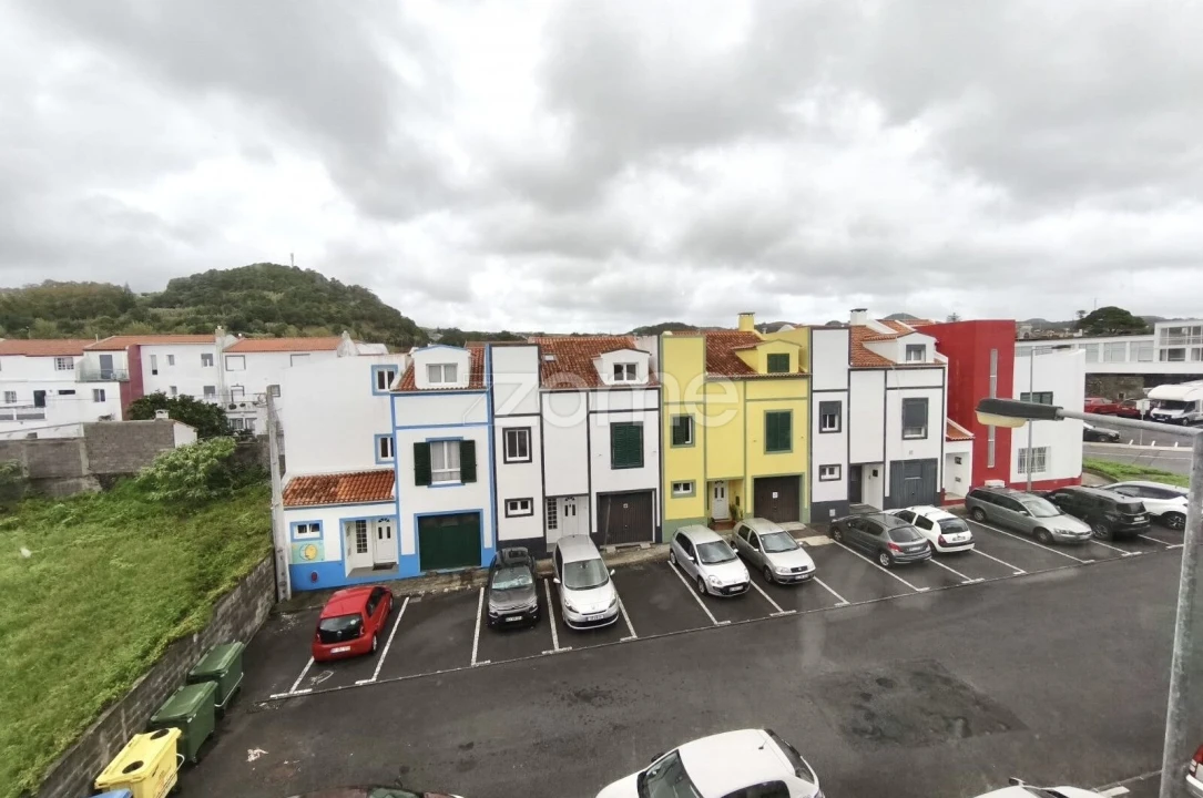 Apartamento T2 para Venda em Fajã de Baixo Foto 18