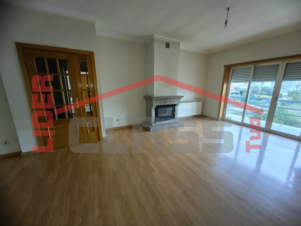 Apartamento T2 para Venda em Vinhais Foto 3