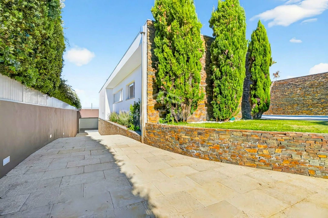 Moradia T4 para Venda em Labruge Foto 3