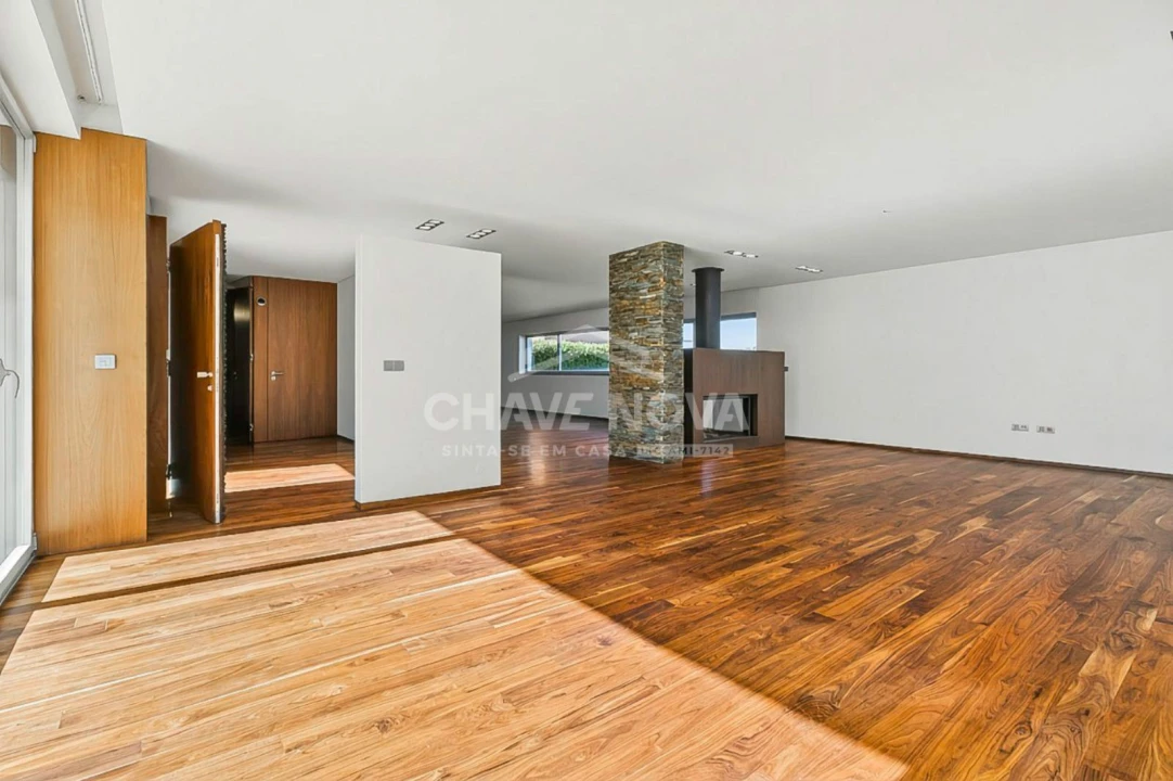 Moradia T4 para Venda em Labruge Foto 5