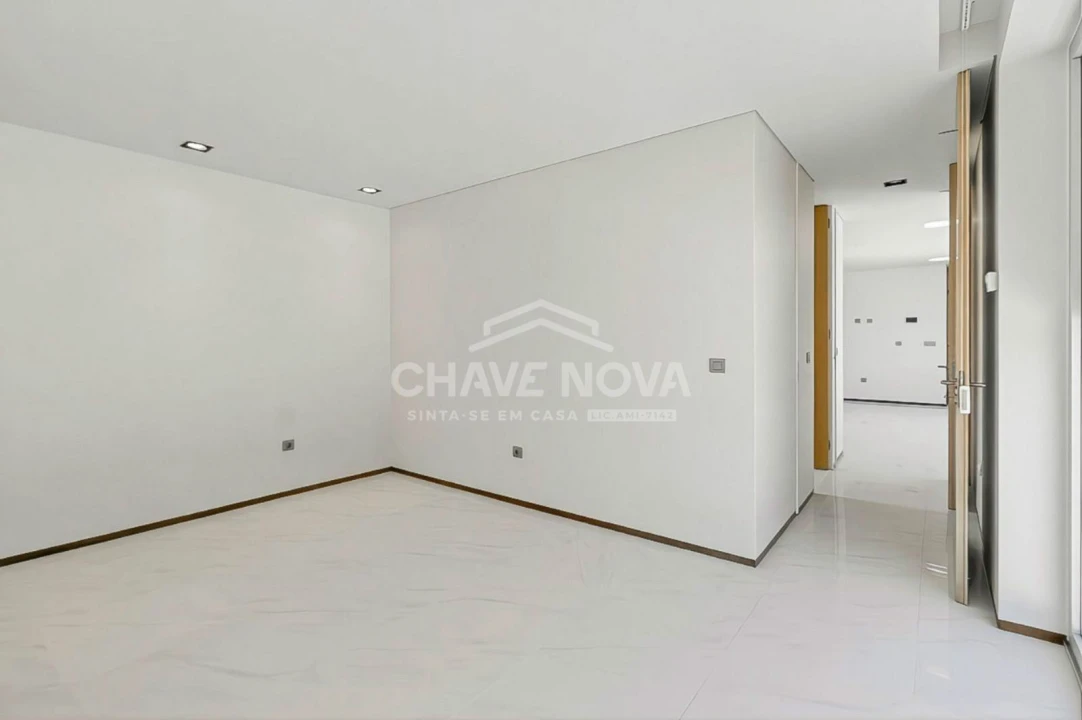 Moradia T4 para Venda em Labruge Foto 17