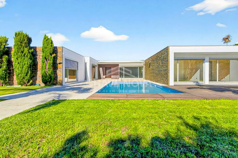 Moradia T4 para Venda em Labruge Foto 1