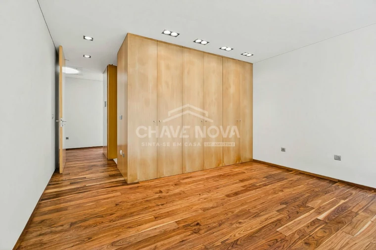 Moradia T4 para Venda em Labruge Foto 6